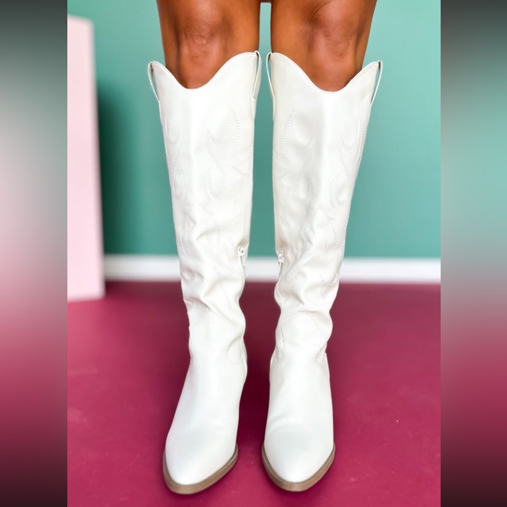 Elegant White Knee-High Women's Boots